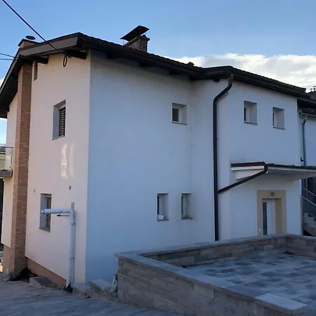 Maximo - Free Parking