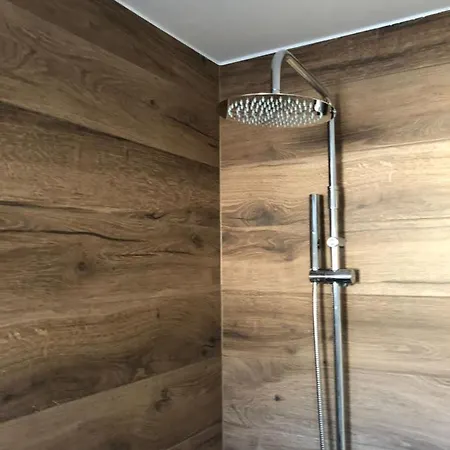 Maximo - Free Parking *