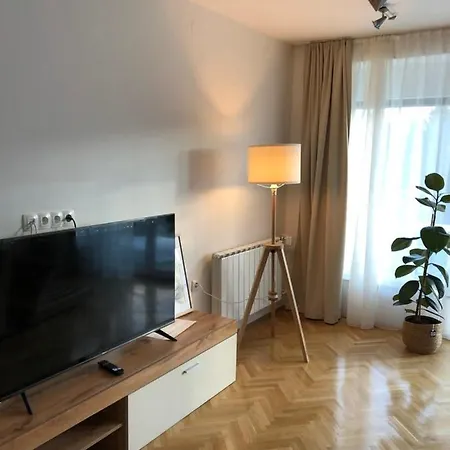 Maximo - Free Parking