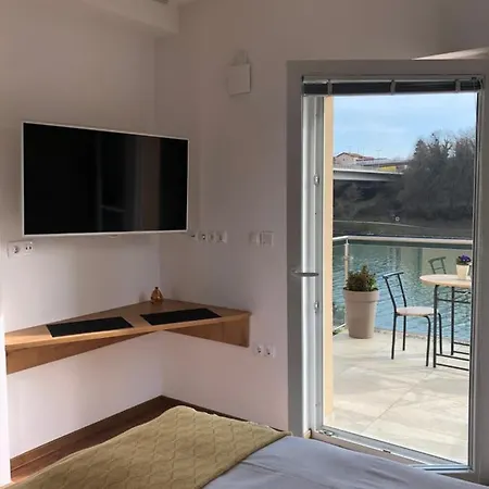 Maximo - Free Parking Apartment *