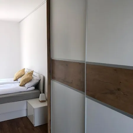 Maximo - Free Parking Apartment *