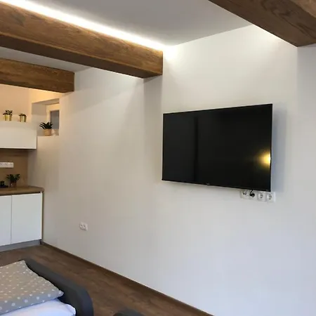 Maximo - Free Parking *