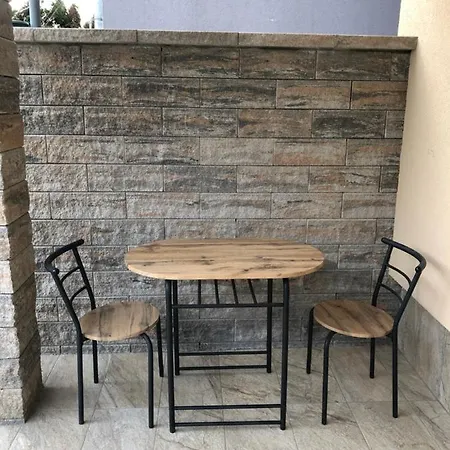 Maximo - Free Parking *