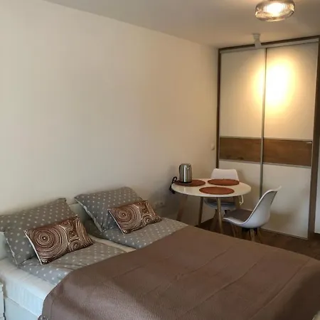 Maximo - Free Parking *