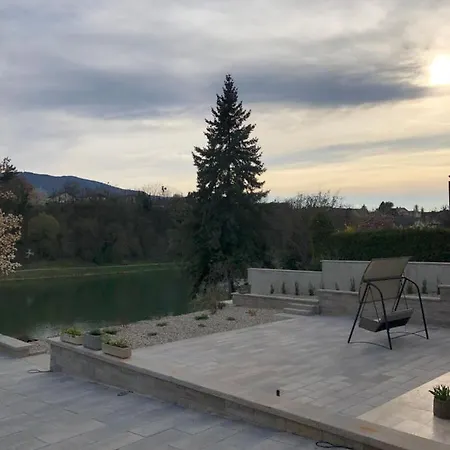 Maximo - Free Parking Apartment