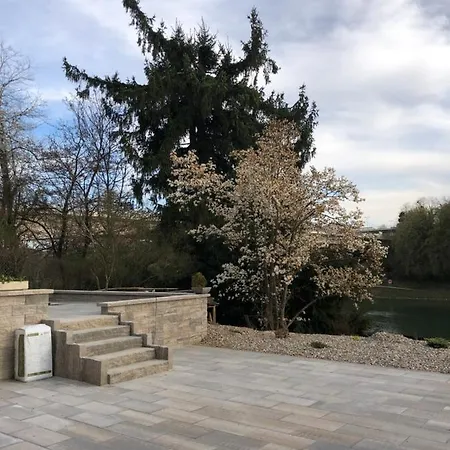 Maximo - Free Parking Maribor