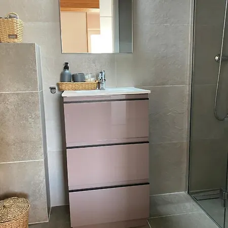 Maximo - Free Parking Apartment