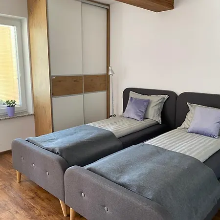 Maximo - Free Parking Марибор