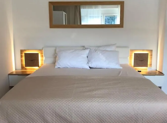 Maximo - Free Parking *