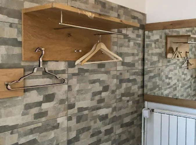 Maximo - Free Parking *