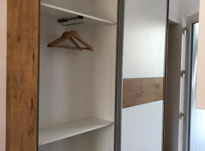 Maximo - Free Parking *