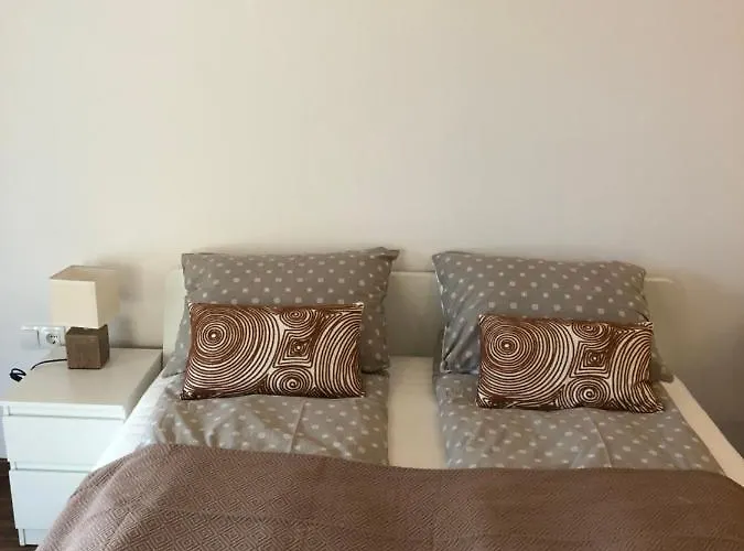 Maximo - Free Parking Apartment