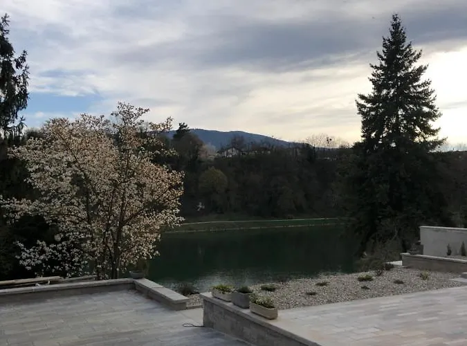 Maximo - Free Parking