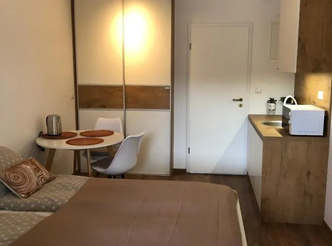 Maximo - Free Parking