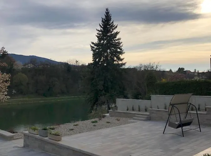 Maximo - Free Parking Apartment